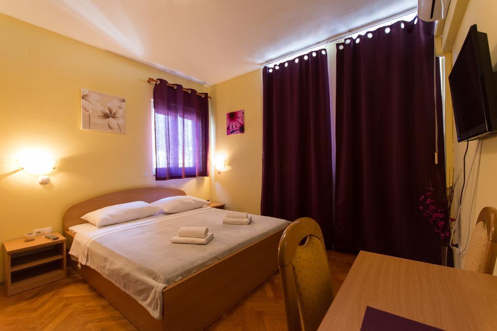 Guest House Mamut Kaštela Exterior foto
